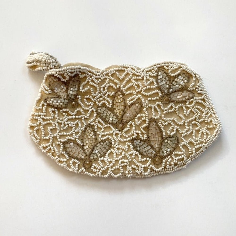 Vintage 1960s beaded art deco clutch wristlet